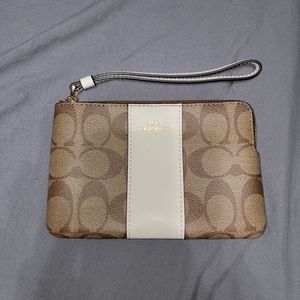NWOT Coach Wristlet Wallet